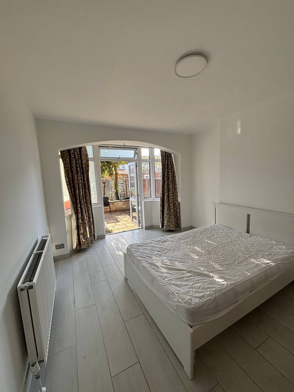 Здається дабл кімната (800£)