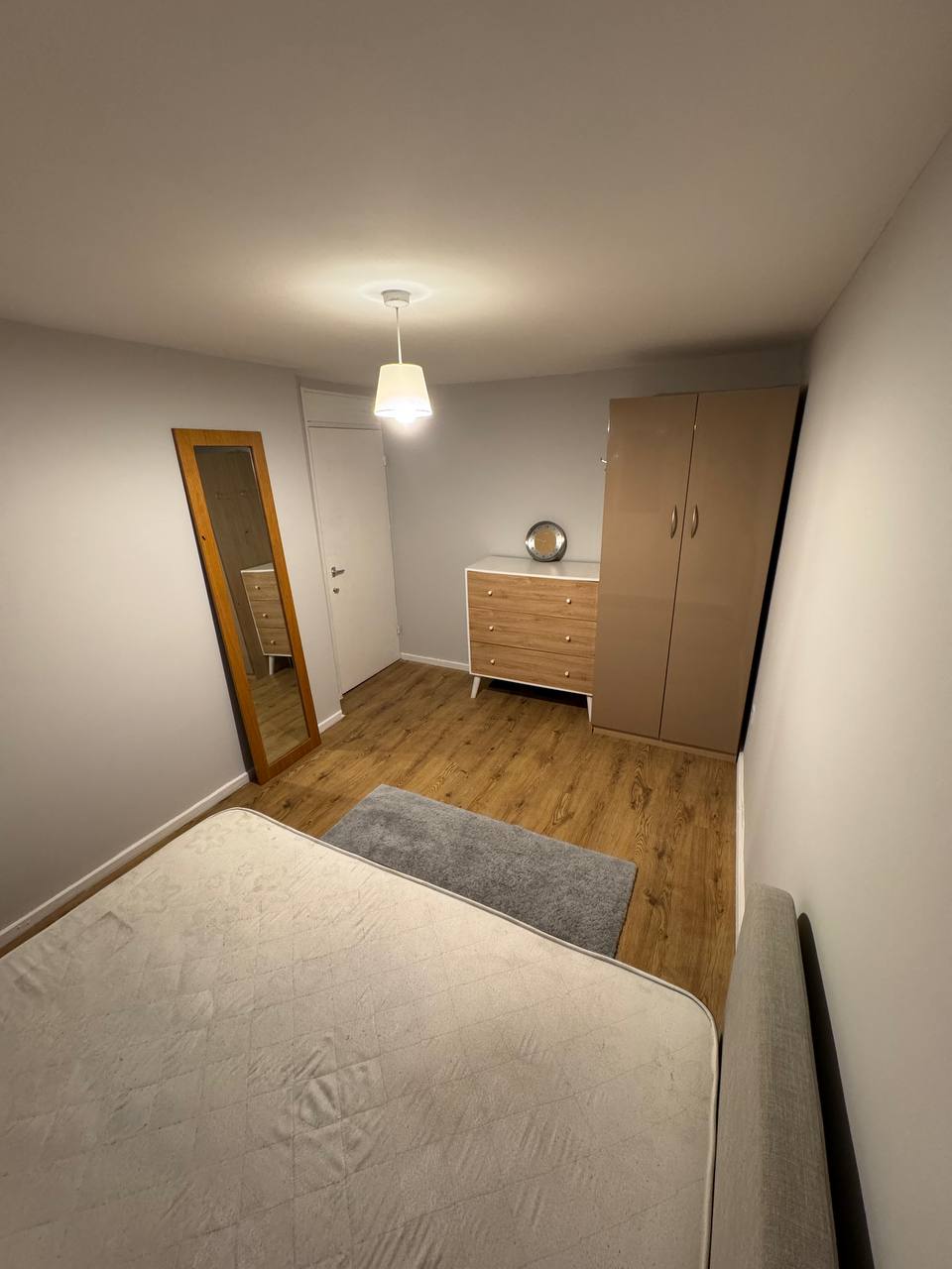 Здається дабл кімната для однієї людини або пари.E16 3EY, East London.